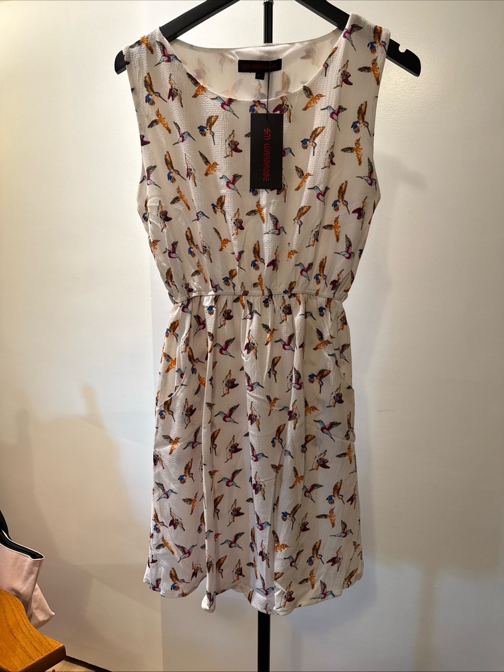 Sm Wardrobe White Hummingbirds Print Sleeveless Mini Dress Women's Size M/L NWT
